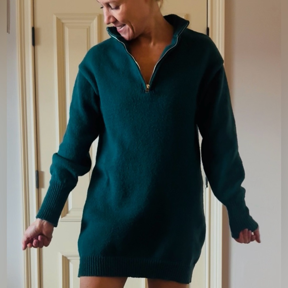 Hunter green super fuzzy 
Zip-Up Sweater mini Dress